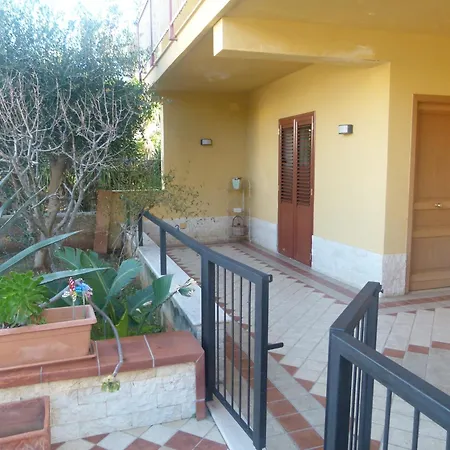 Holiday home Villino Toti E Silvana - A 50 Mt Dal Mare Carini