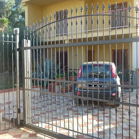 Villino Toti E Silvana - A 50 Mt Dal Mare * Carini